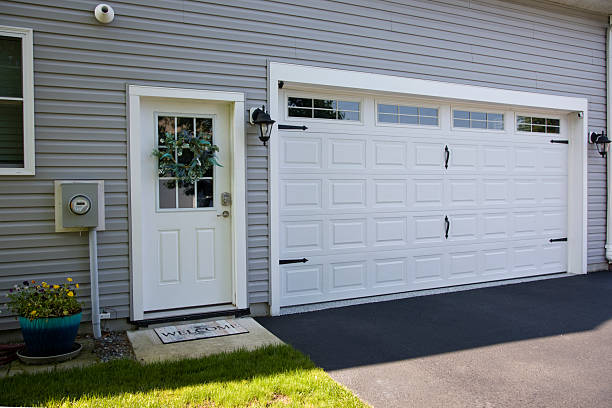 24/7 Emergency Garage Door Panel Replacement experts in Lahaina, HI
